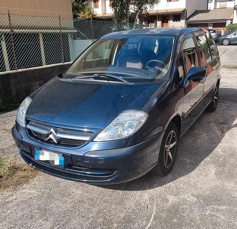 Usata Citroën C8 Elegance 136 CV (100 kW) 2006 Blu/azzurro Monovolume