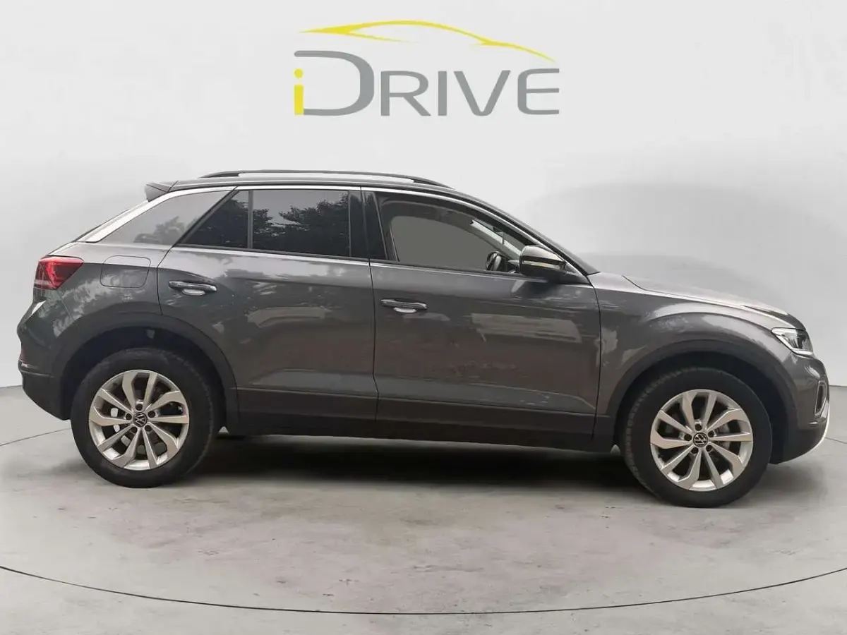Usata VW T-Roc 110 CV (80 kW) 2022 Grigio SUV