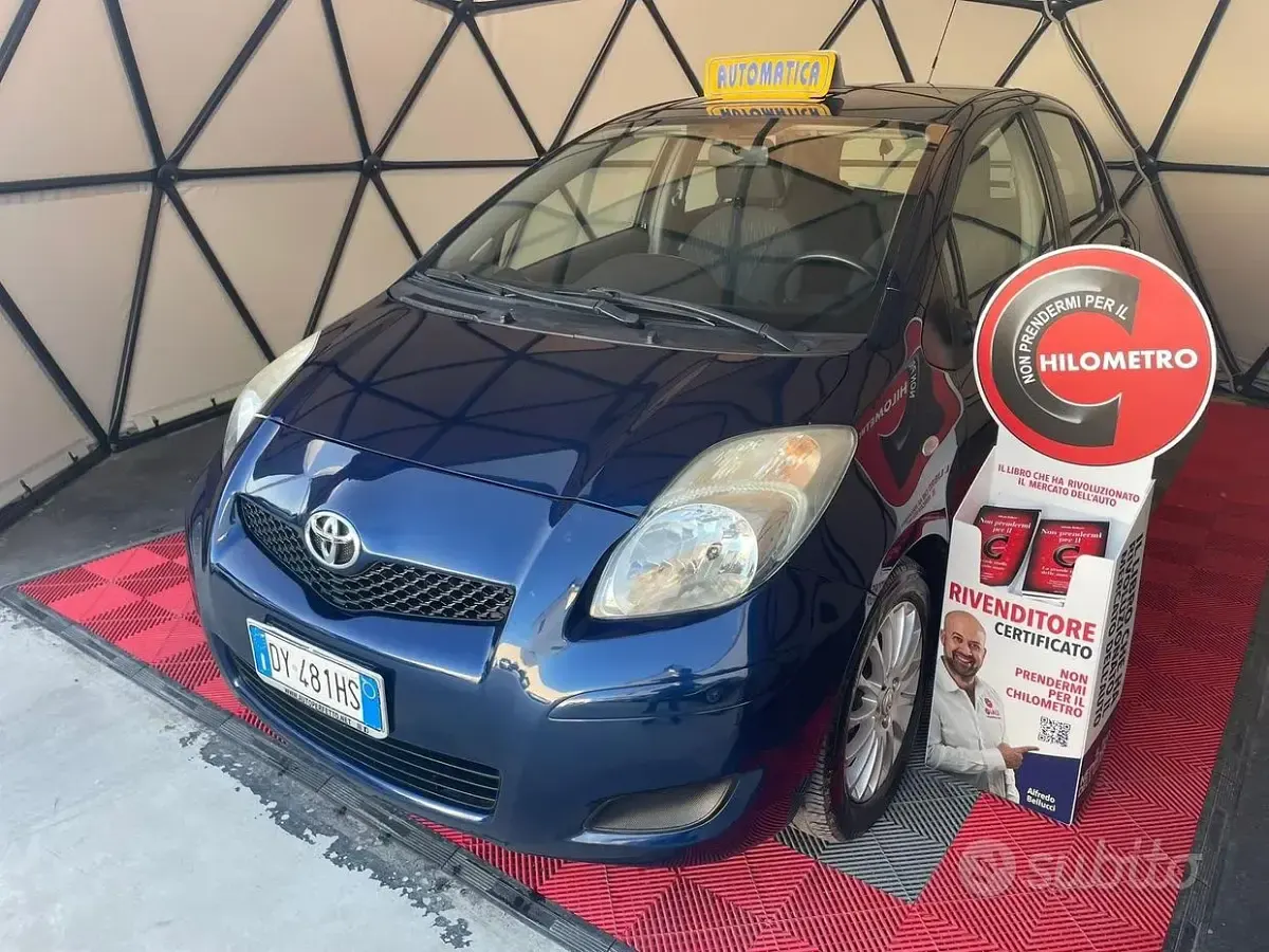 Usata Toyota Yaris 90 CV (66 kW) 2009 Blu Utilitaria