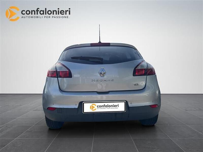 Usata Renault Mégane III LIMITED 110 CV (80 kW) 2015 Grigio chiaro