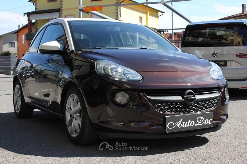 Usata Opel Adam Glam 70 CV (51 kW) 2016 Marrone Utilitaria