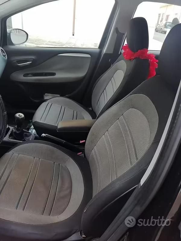 Begagnad Fiat Punto Evo 90 HK (66 kW) 2010 Svart Halvkombi