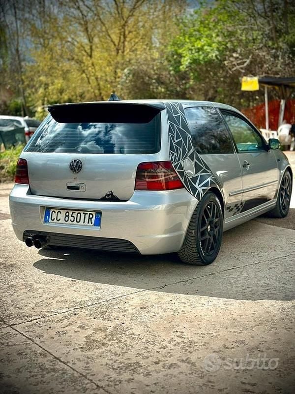 Usata VW Golf IV 130 CV (95 kW) 2002 Grigio Berlina