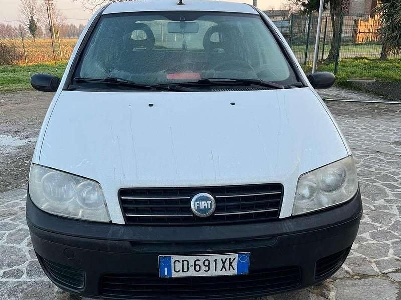 Bianco Usata 2005 Fiat Punto Tre volumi | 1000 € (Ottimo prezzo) - Immagine 1/4