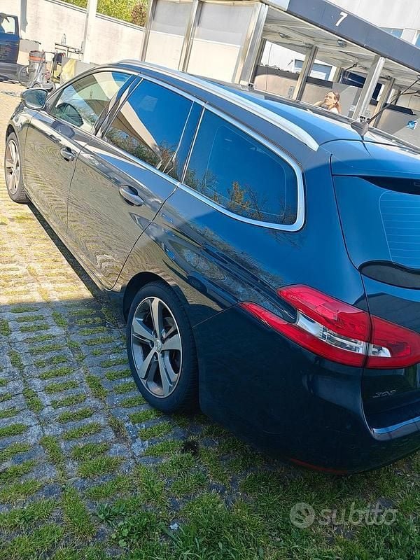 Usata Peugeot 308 Allure 131 CV (96 kW) 2020 Blu Station wagon
