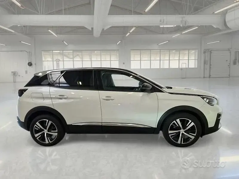 Usata Peugeot 3008 Allure 131 CV (96 kW) 2020 Bianco SUV