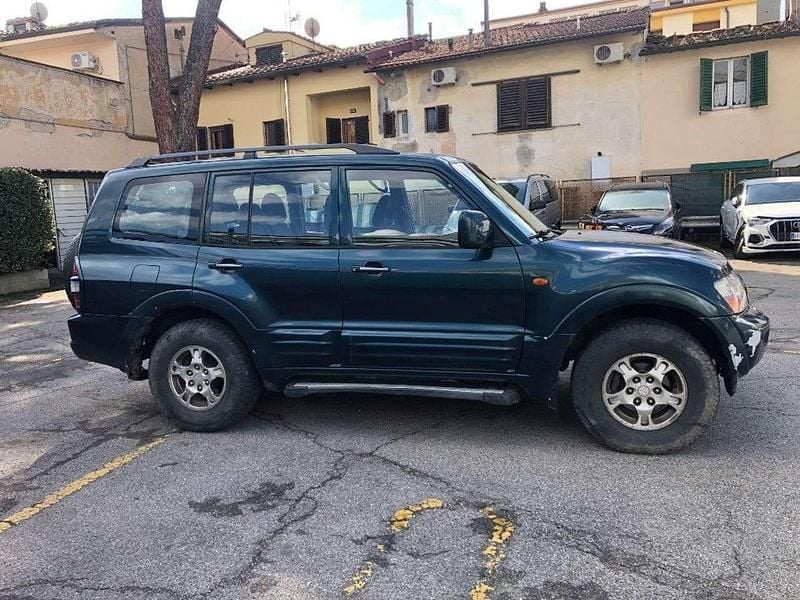 Usata Mitsubishi Pajero 165 CV (121 kW) 2000 Verde SUV