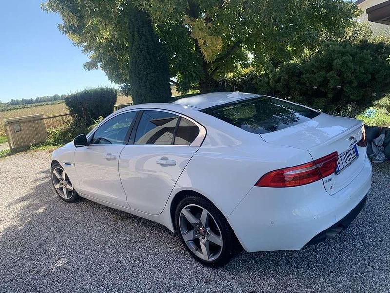 Usata Jaguar XE Portfolio 179 CV (131 kW) 2018 Berlina