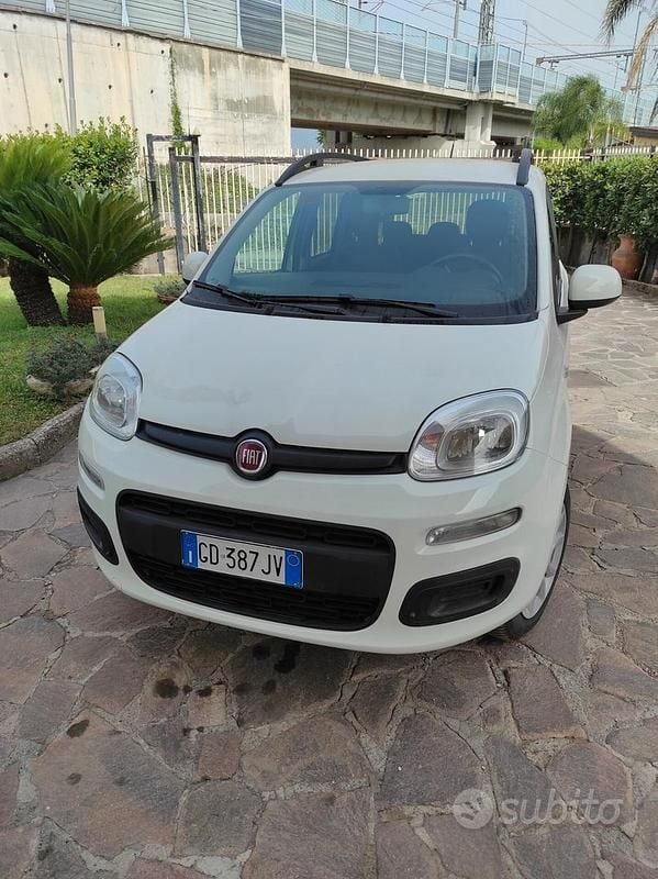 Usata Fiat Panda 4x4 S 86 CV (63 kW) 2020 Other Utilitaria