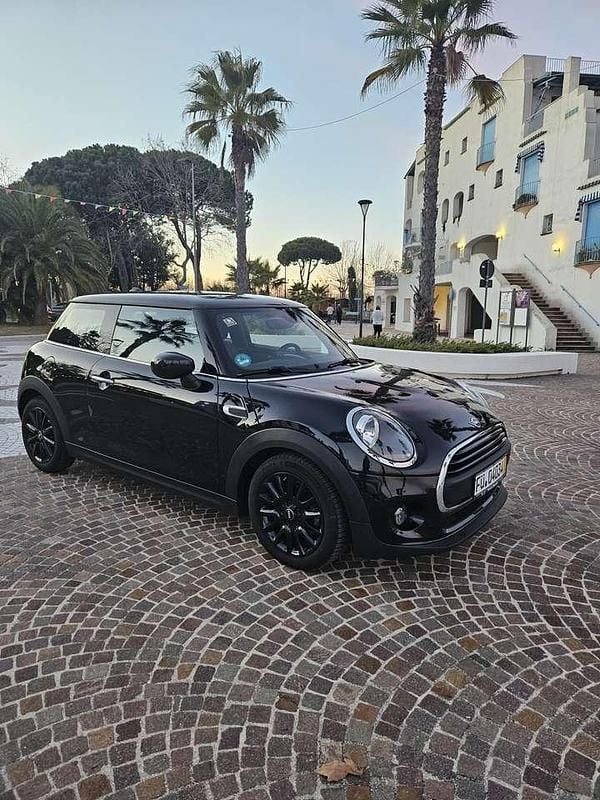 Usata Mini ONE 102 CV (75 kW) 2020 Nero Utilitaria