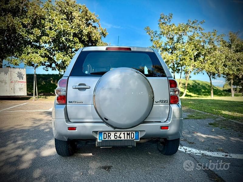 Usata Suzuki Grand Vitara 129 CV (94 kW) 2008 Grigio SUV