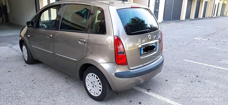 Usata 2007 Lancia Musa Monovolume | 1500 € (Super prezzo) - Immagine 1/3