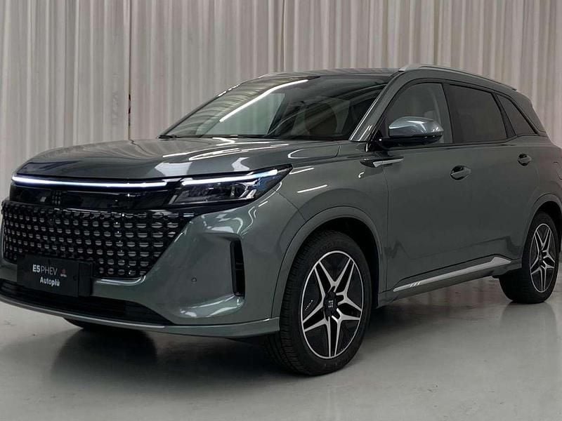 Nuova DFSK E5 102 CV (75 kW) 2026 Green metallizzato SUV