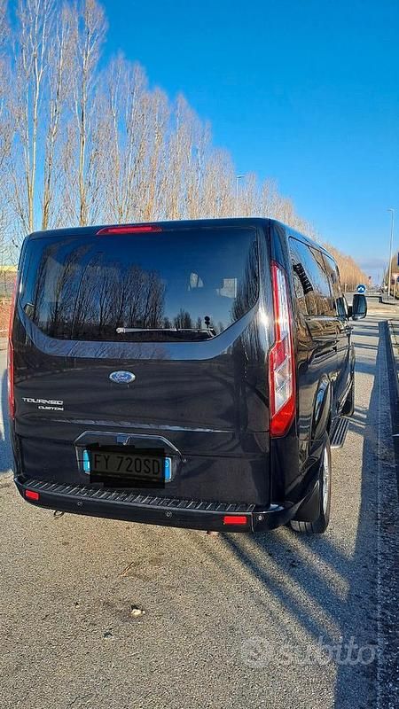Usata Ford Tourneo 185 CV (136 kW) 2019 Nero Monovolume