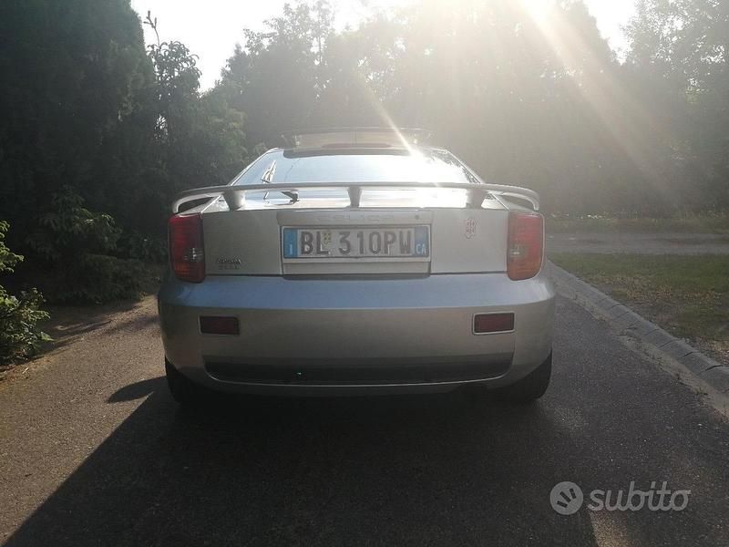 Second-hand Toyota Celica 143 CP (105 kW) 2000 Gri Coupe