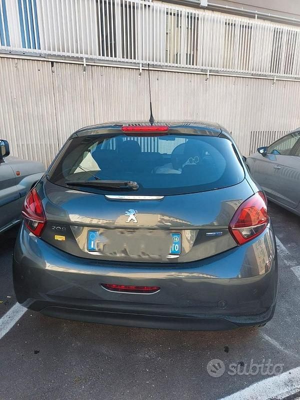 Usata Peugeot 208 Active 75 CV (55 kW) 2016 Grigio Utilitaria