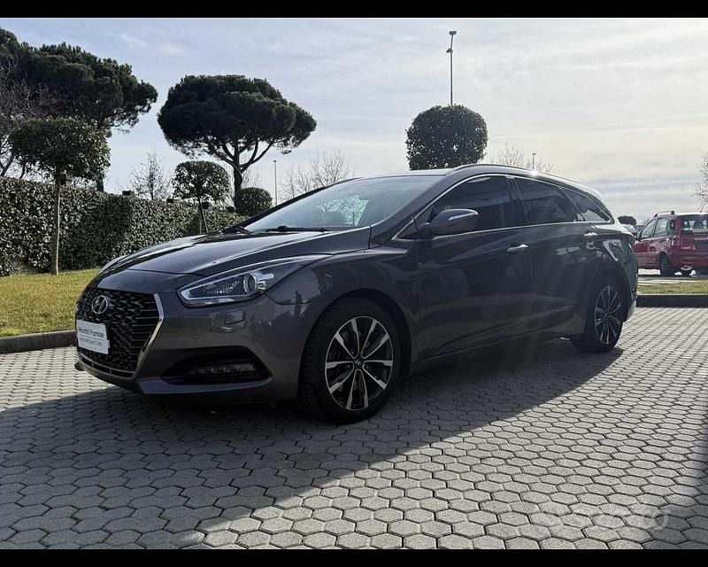 Usata Hyundai i40 136 CV (100 kW) 2019 Grigio Station wagon