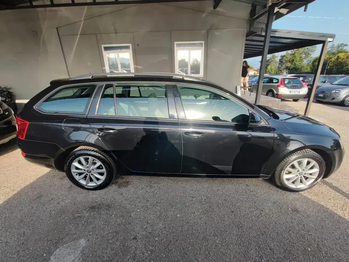 Usata Skoda Octavia Elegance 105 CV (77 kW) 2014 Nero Station wagon