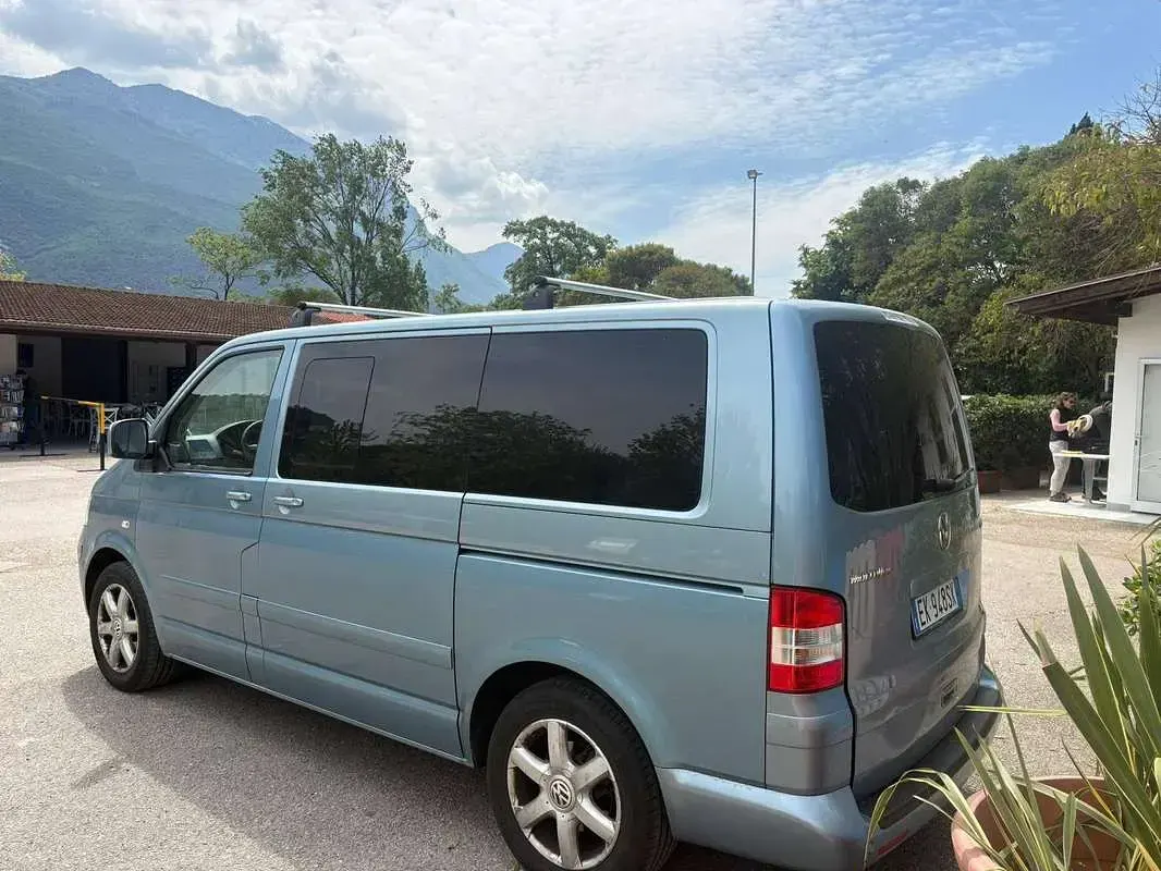 Usata VW Multivan Highline 174 CV (127 kW) 2008 Blu/azzurro Monovolume