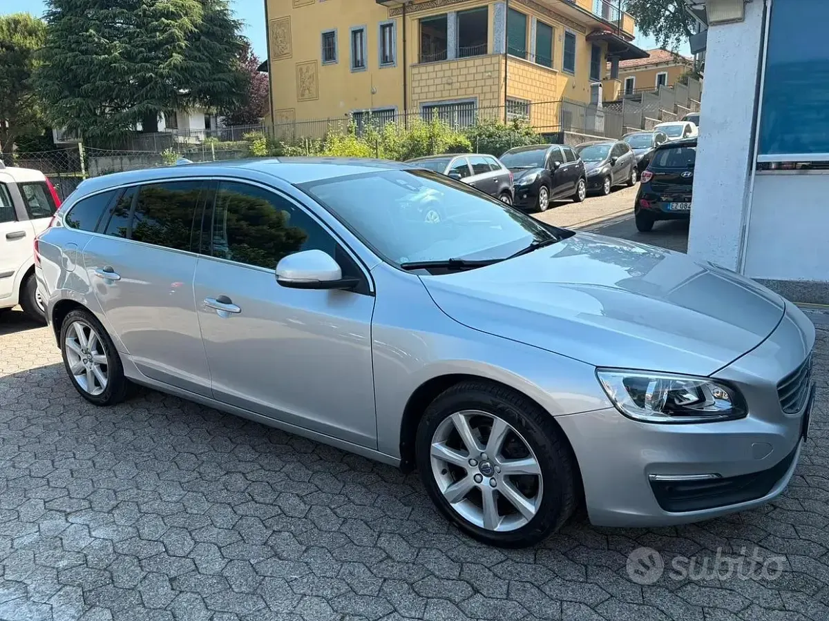 Usata Volvo V60 Business Edition 150 CV (110 kW) 2016 Other Station wagon