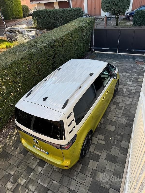 Usata VW ID. Buzz Pro 210 kW (286 CV) 2022 Giallo Monovolume