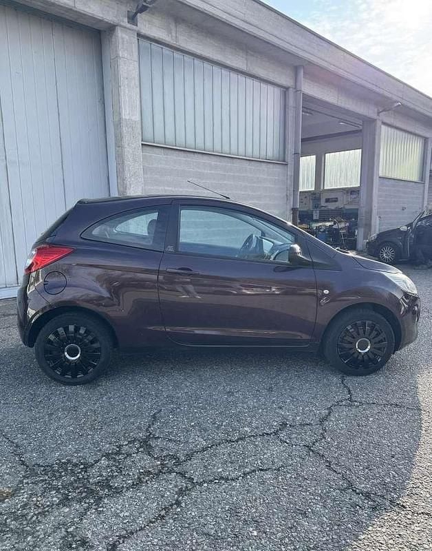 Usata Ford Ka Titanium 69 CV (50 kW) 2010 Grigio Utilitaria