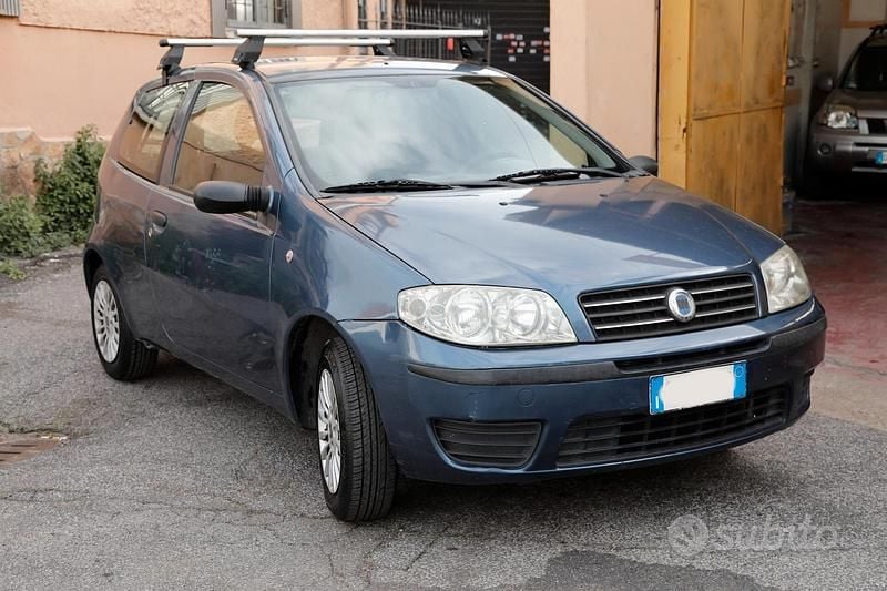 Usata Fiat Punto 59 CV (43 kW) 2004 Blu Utilitaria