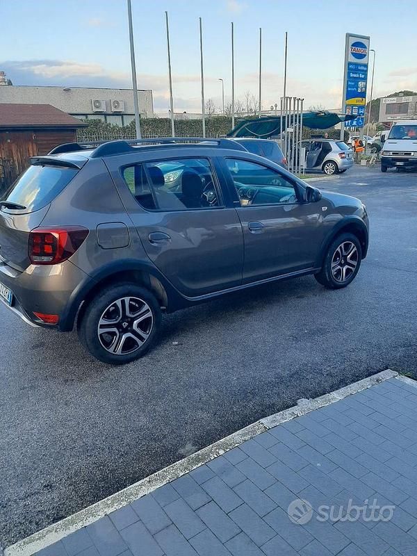 Usata Dacia Sandero 95 CV (69 kW) 2018 Marrone SUV