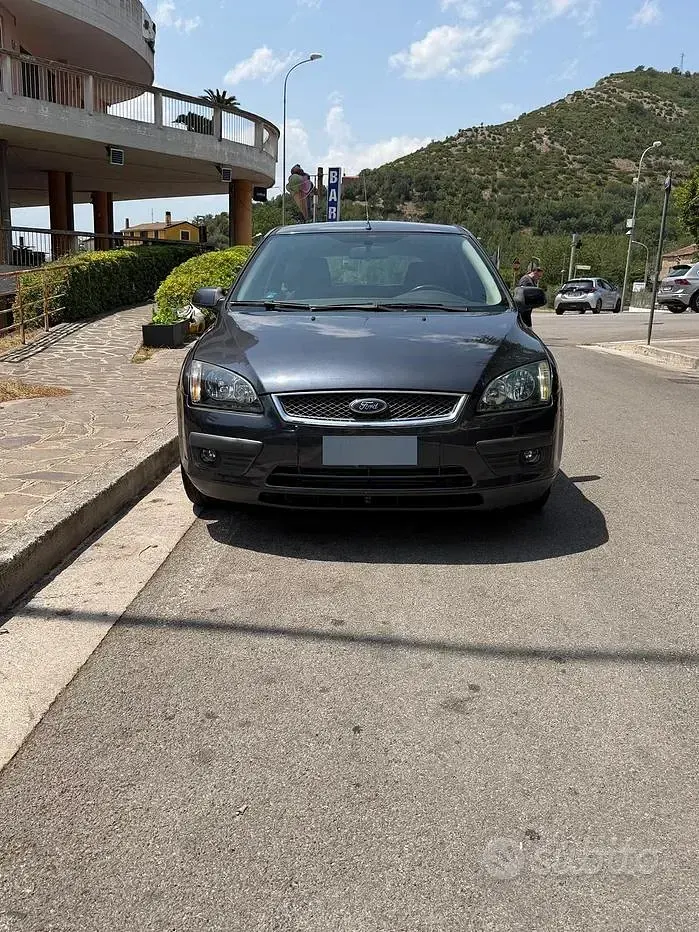 Usata Ford Focus 116 CV (85 kW) 2007 Grigio Berlina
