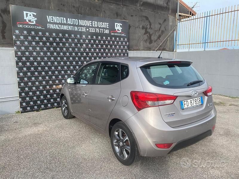 Usata Hyundai ix20 Comfort 90 CV (66 kW) 2016 Grigio Utilitaria