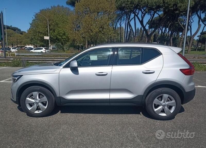 Grigio Usata 2023 Volvo XC40 SUV | 30.000 € (Ottimo prezzo) - Immagine 1/4