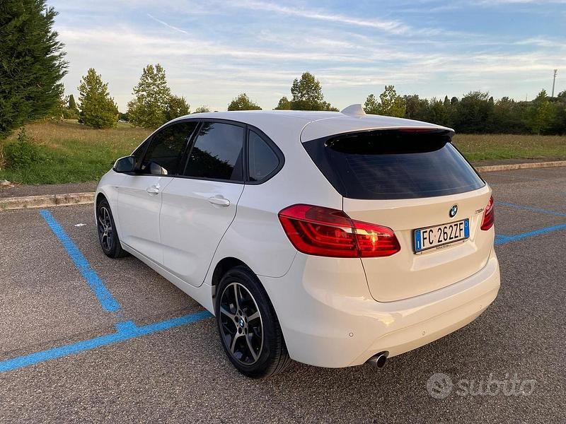 Usata BMW 218 Active Tourer Luxury Line 150 CV (110 kW) 2016 Bianco Monovolume