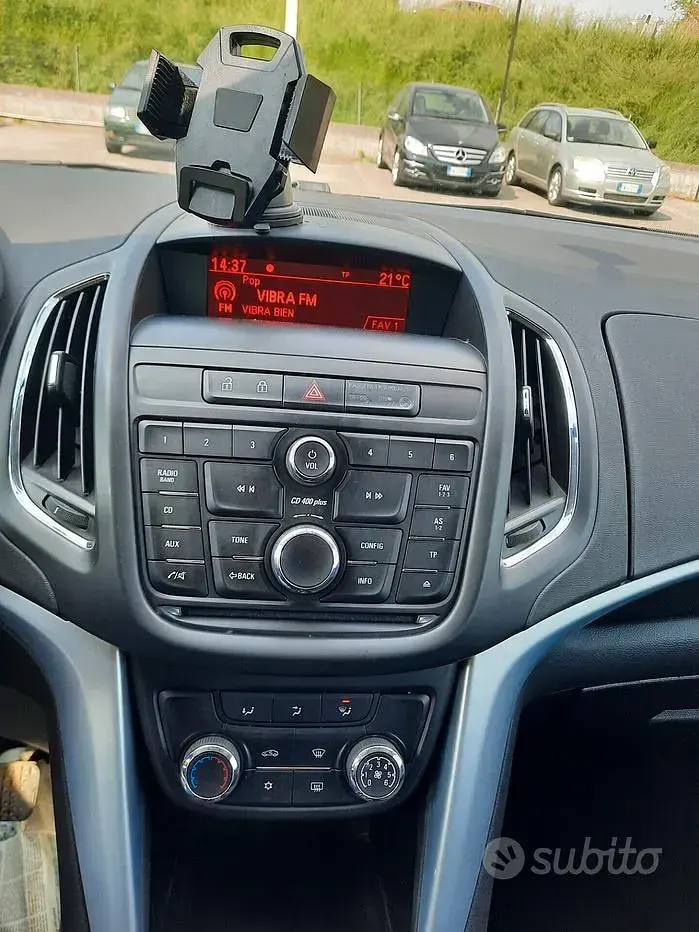 Usata Opel Zafira Tourer Cosmo 136 CV (100 kW) 2014 Marrone Monovolume