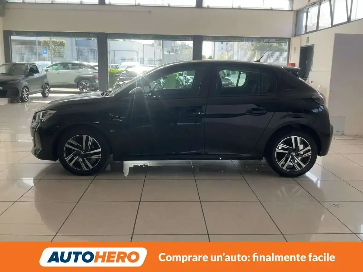 Usata Peugeot 208 Active 75 CV (55 kW) 2023 Nero Utilitaria