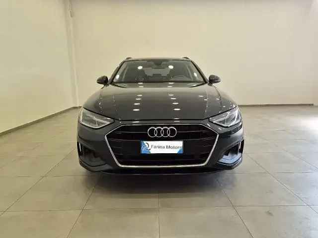 Begagnad Audi A4 163 HK (119 kW) 2020 Grå Kombi