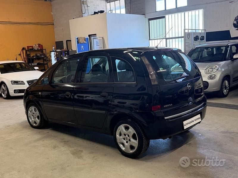 Usata Opel Meriva Cosmo 74 CV (54 kW) 2009 Nero Monovolume