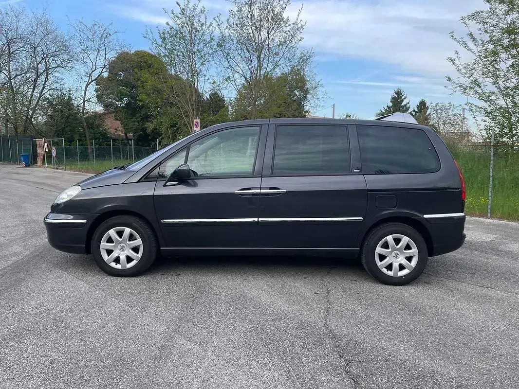 Usata Peugeot 807 170 CV (125 kW) 2008 Grigio Monovolume