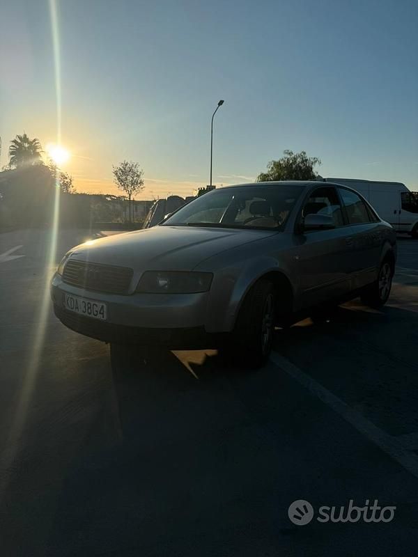 Usata Audi A4 130 CV (95 kW) 2002 Grigio Berlina