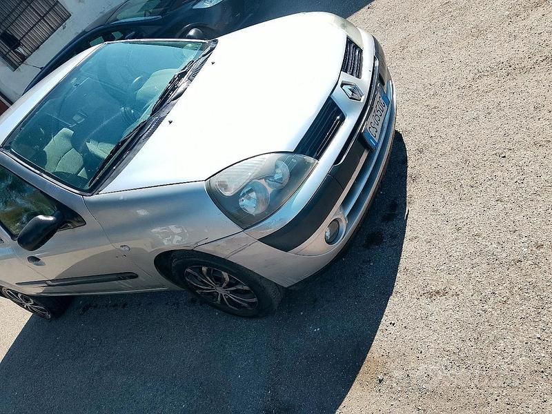 Usata Renault Clio II 2005 Grigio Berlina