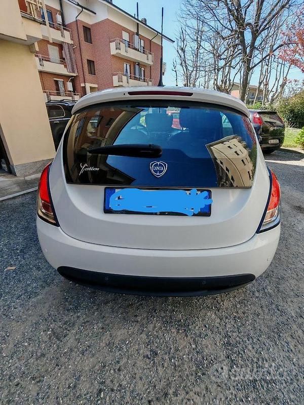 Usata Lancia Ypsilon 69 CV (50 kW) 2018 Bianco Utilitaria