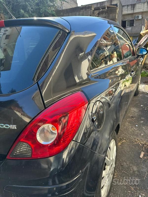 Usata Opel Corsa 2010 Nero Utilitaria