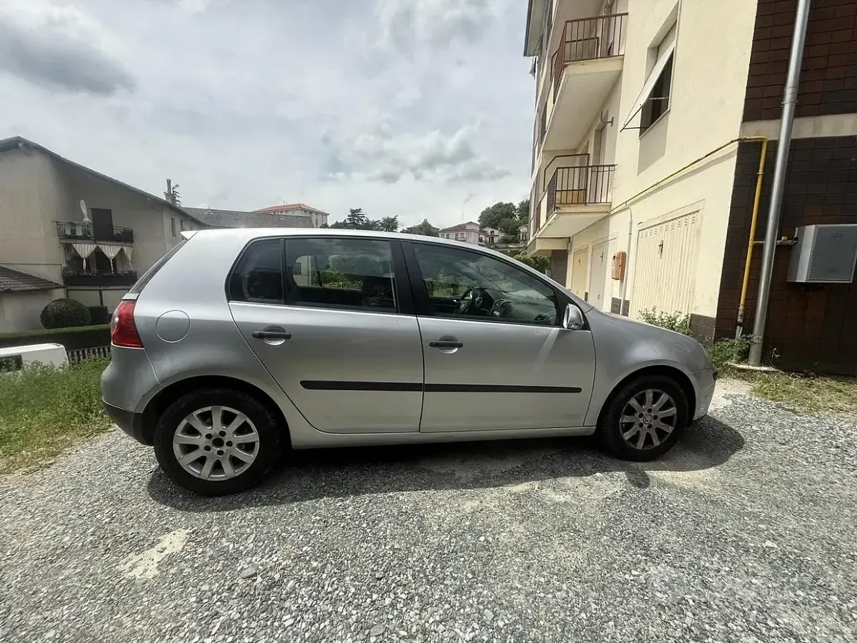 Usata VW Golf IV 102 CV (75 kW) 2005 Berlina