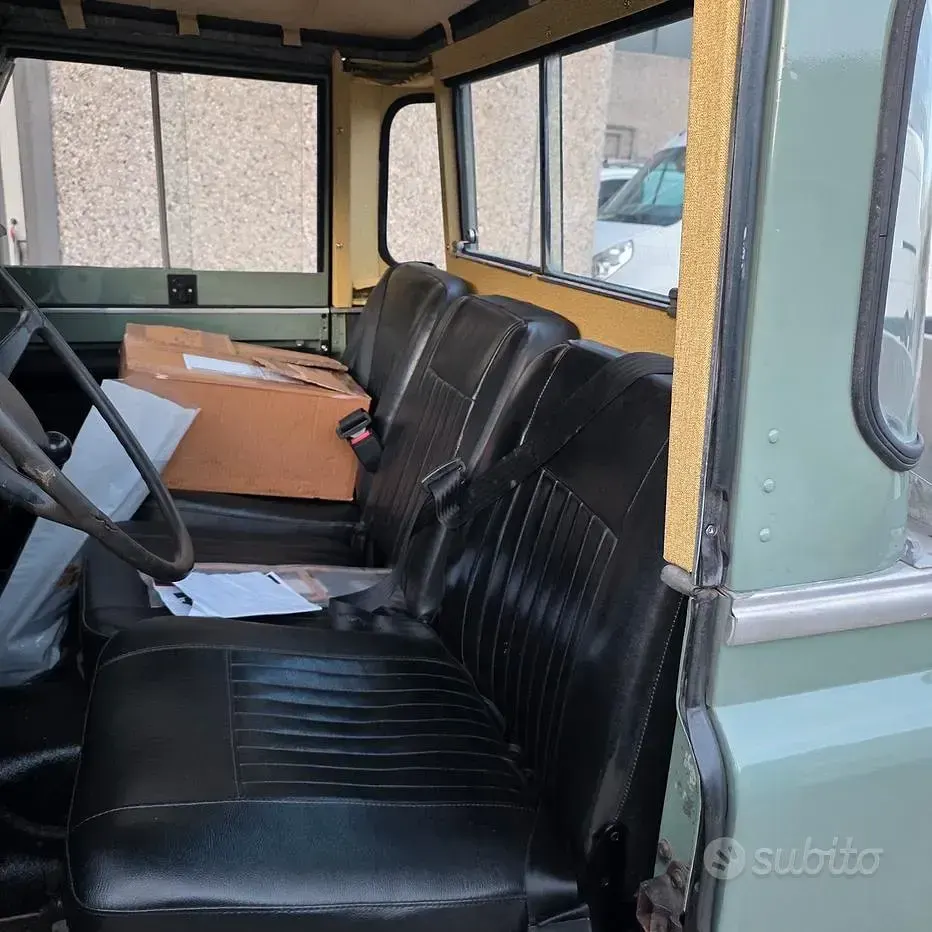 Usata Land Rover Defender 68 CV (50 kW) 1988 SUV