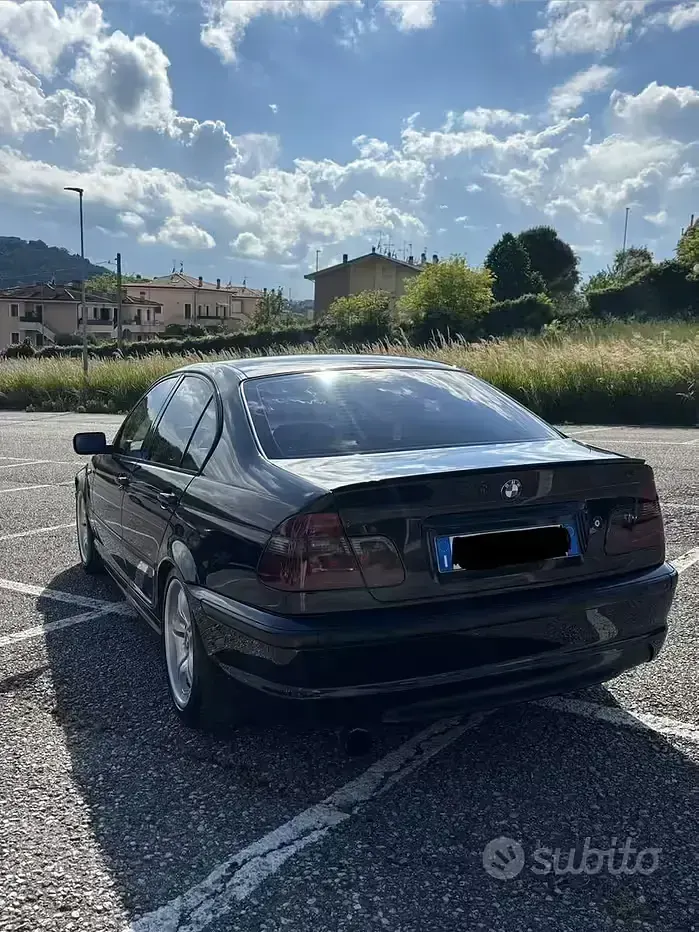 Usata BMW 320 Efficient Dynamics 150 CV (110 kW) 2002 Nero Berlina