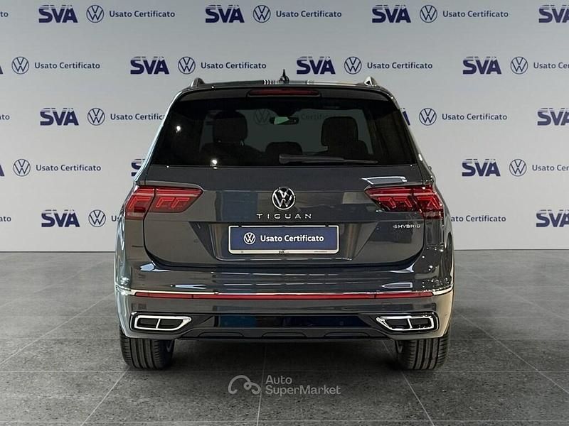 Nuova VW Tiguan R-line 245 CV (180 kW) 2025 Gray SUV