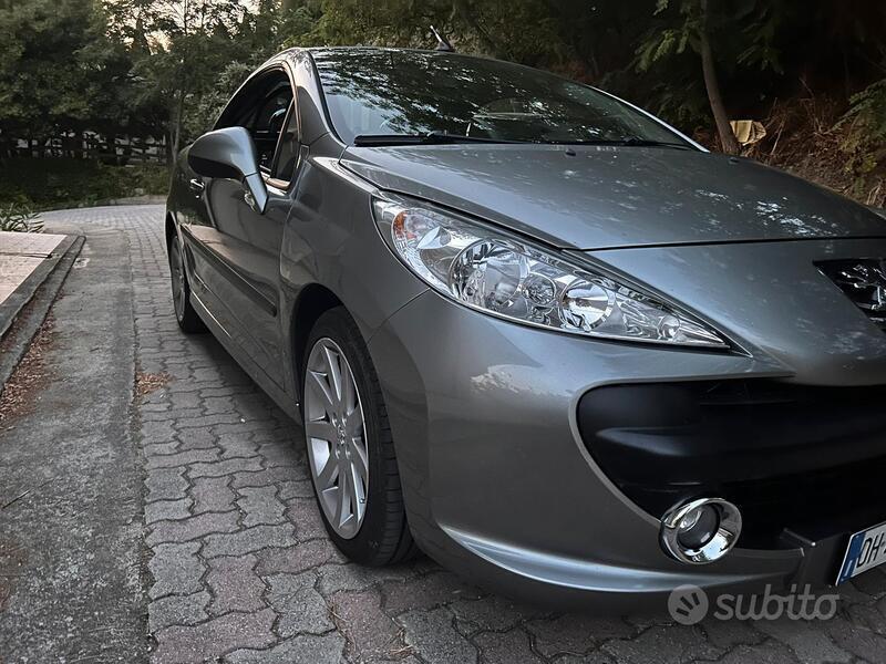 Usato 2007 Peugeot 207 CC 1.6 Benzin 120 CV (5.000 €)