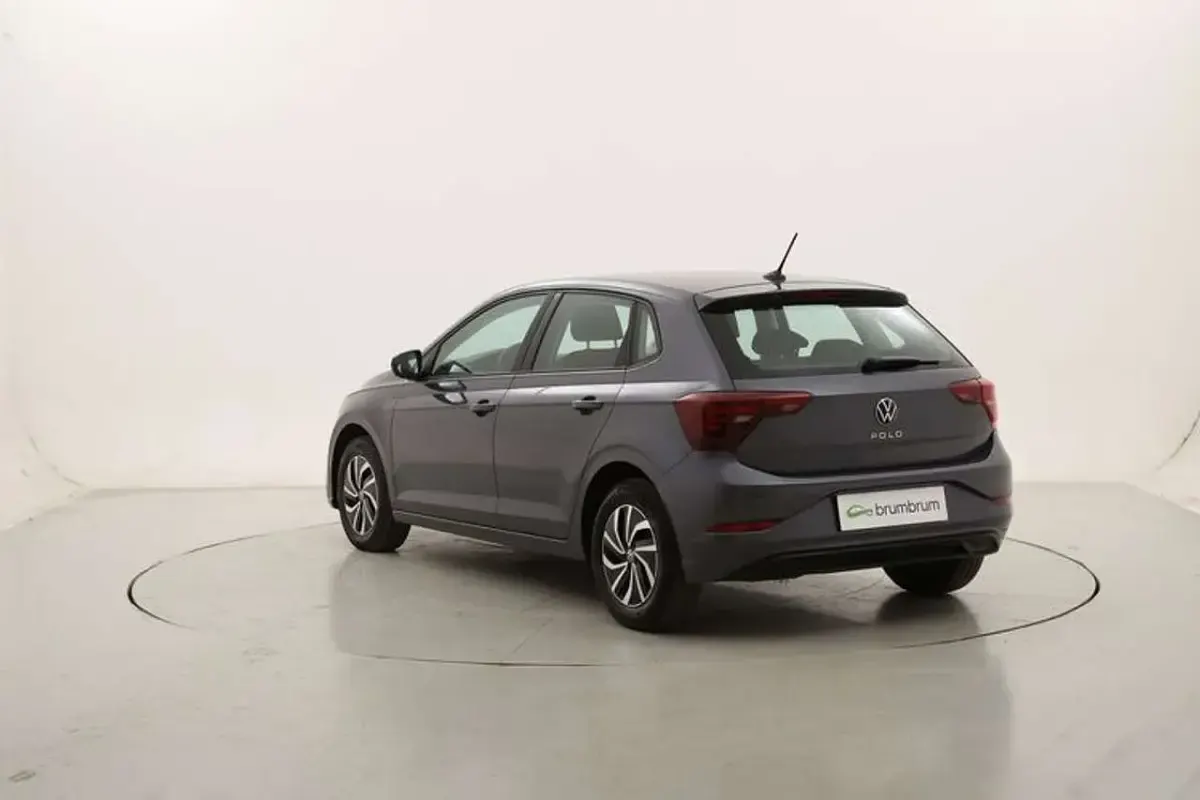 Usata VW Polo Life 95 CV (69 kW) 2022 Grigio Utilitaria