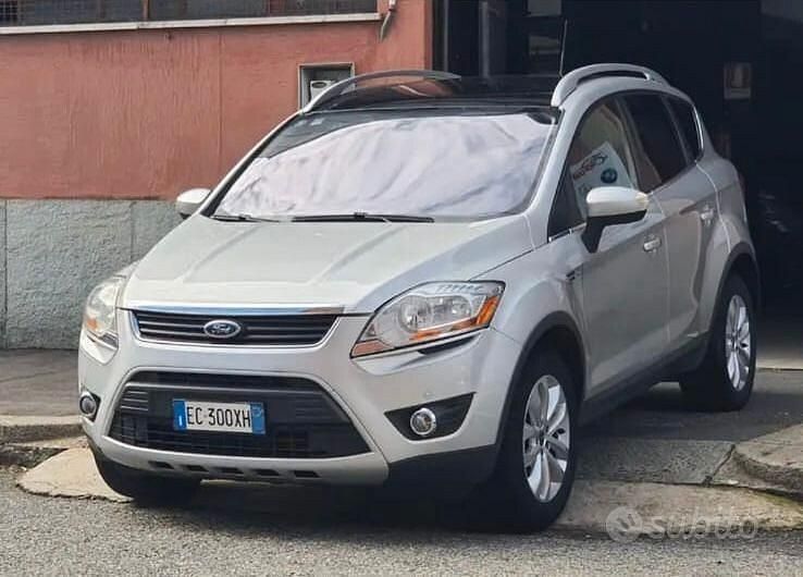 Argento Usata 2010 Ford Kuga Titanium SUV | 5900 € (Buon prezzo) - Immagine 1/4