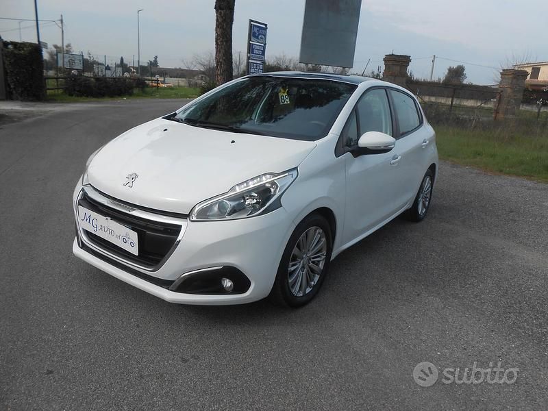 Usata Peugeot 208 Allure 102 CV (75 kW) 2019 Bianco Utilitaria