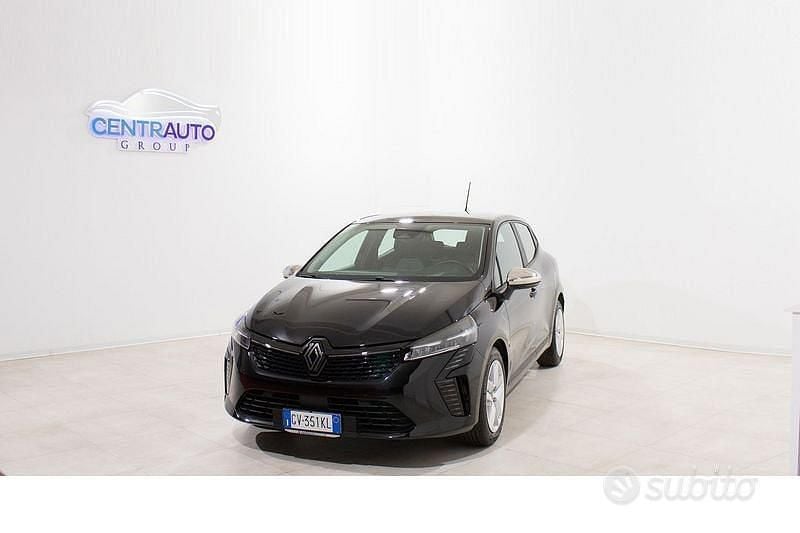 Begagnad Renault Clio V Evolution 67 HK (49 kW) 2024 Svart Sedan